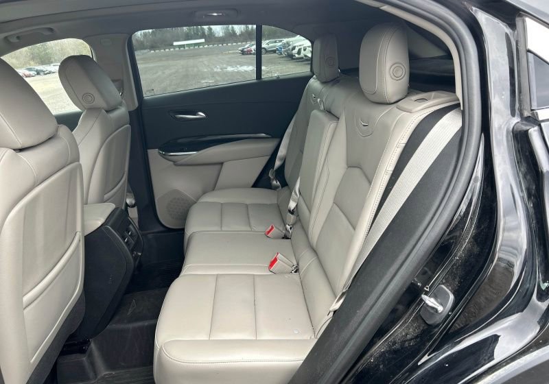 Used 2023 Cadillac XT4 Premium Luxury w/ Technology Package AWD/4WD image 8