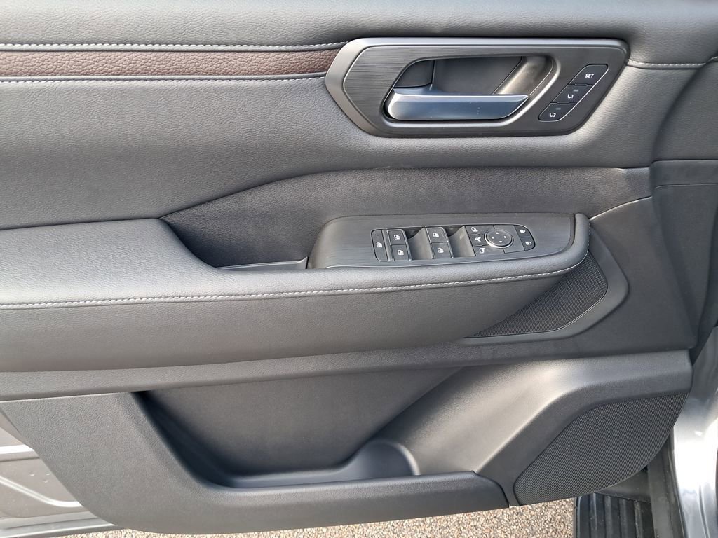 New 2026 Nissan Armada SL w/ Captain's Chari Seat Package image 11