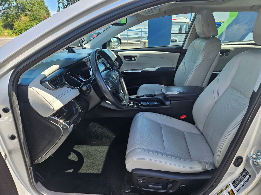 Used 2013 Toyota Avalon Limited image 11