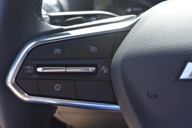 New 2027 Chevrolet Equinox LT w/ LPO, Floor Liner Package FWD image 20