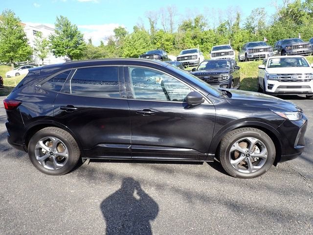Used 2023 Ford Escape ST-Line w/ Equipment Group 301A FWD image 7