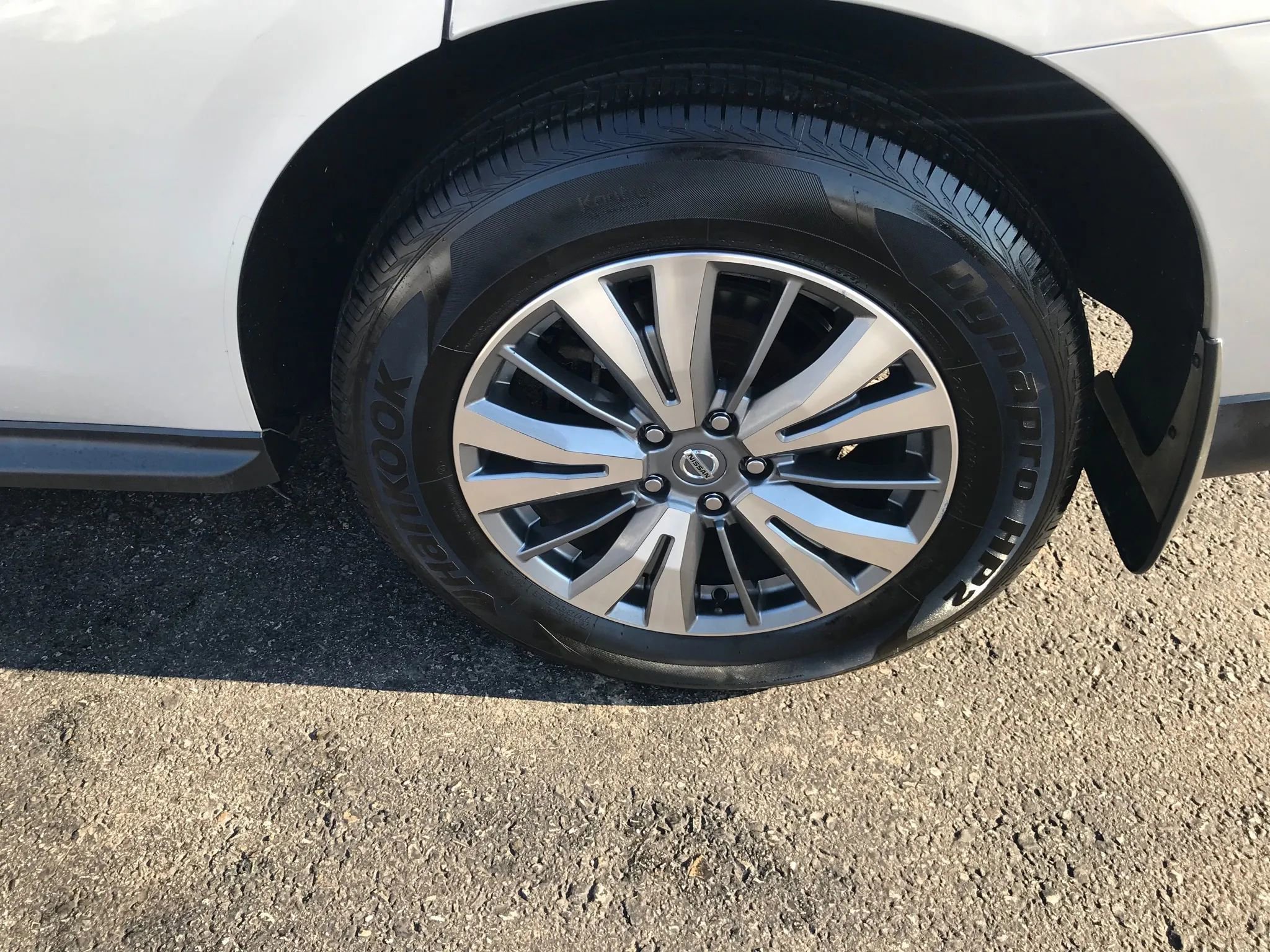 Used 2020 Nissan Pathfinder S image 42