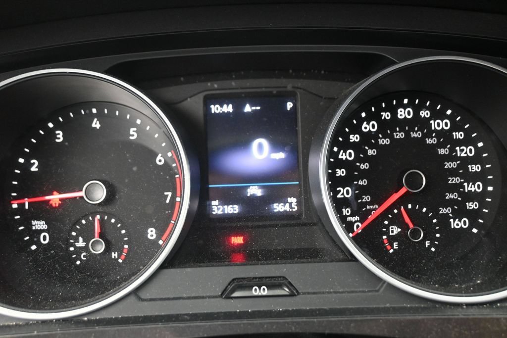 Used 2021 Volkswagen Tiguan SE R-Line FWD image 13
