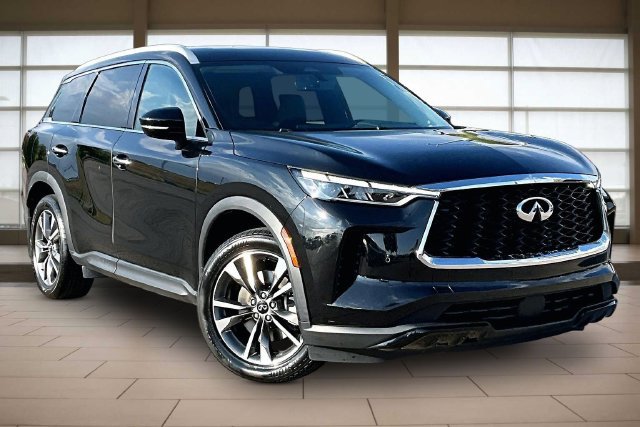 Used 2023 INFINITI QX60 Luxe w/ Cargo Package FWD image 12