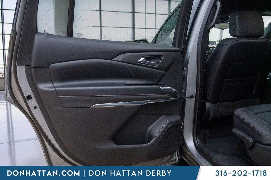 Used 2025 Chevrolet Traverse Z71 AWD/4WD image 18