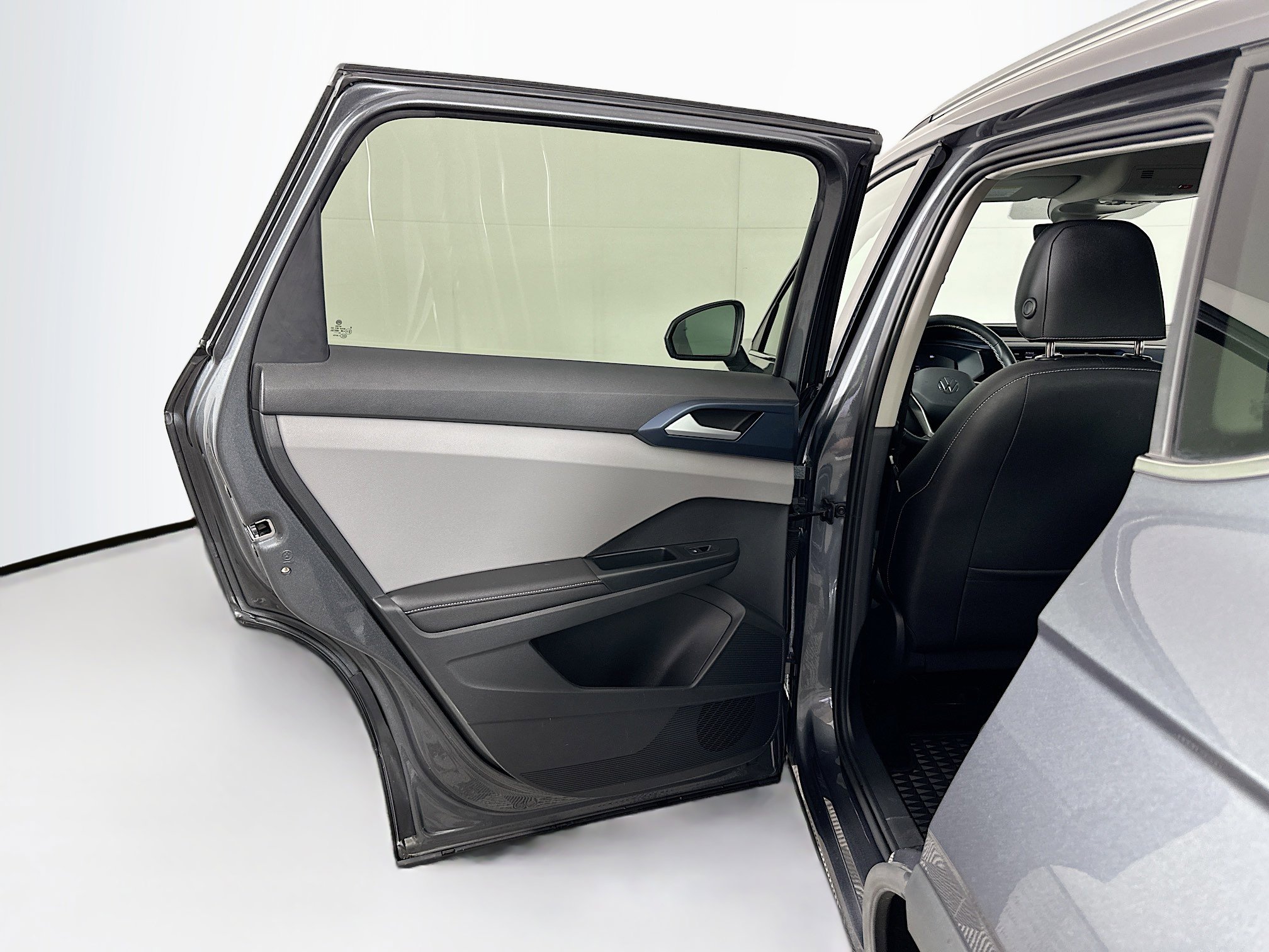 Used 2024 Volkswagen Taos SE image 26