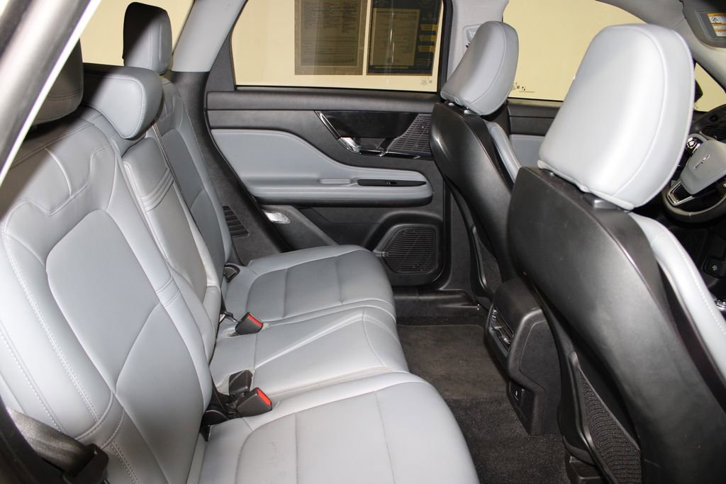 Used 2022 Lincoln Corsair FWD image 32