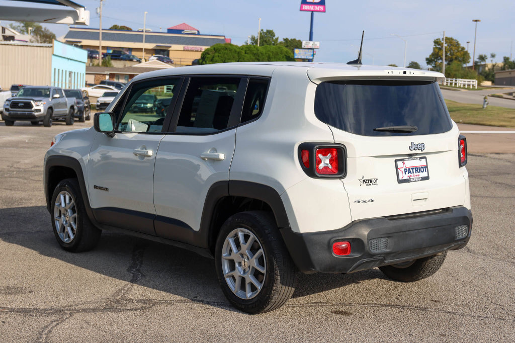 Used 2023 Jeep Renegade Latitude AWD/4WD image 5