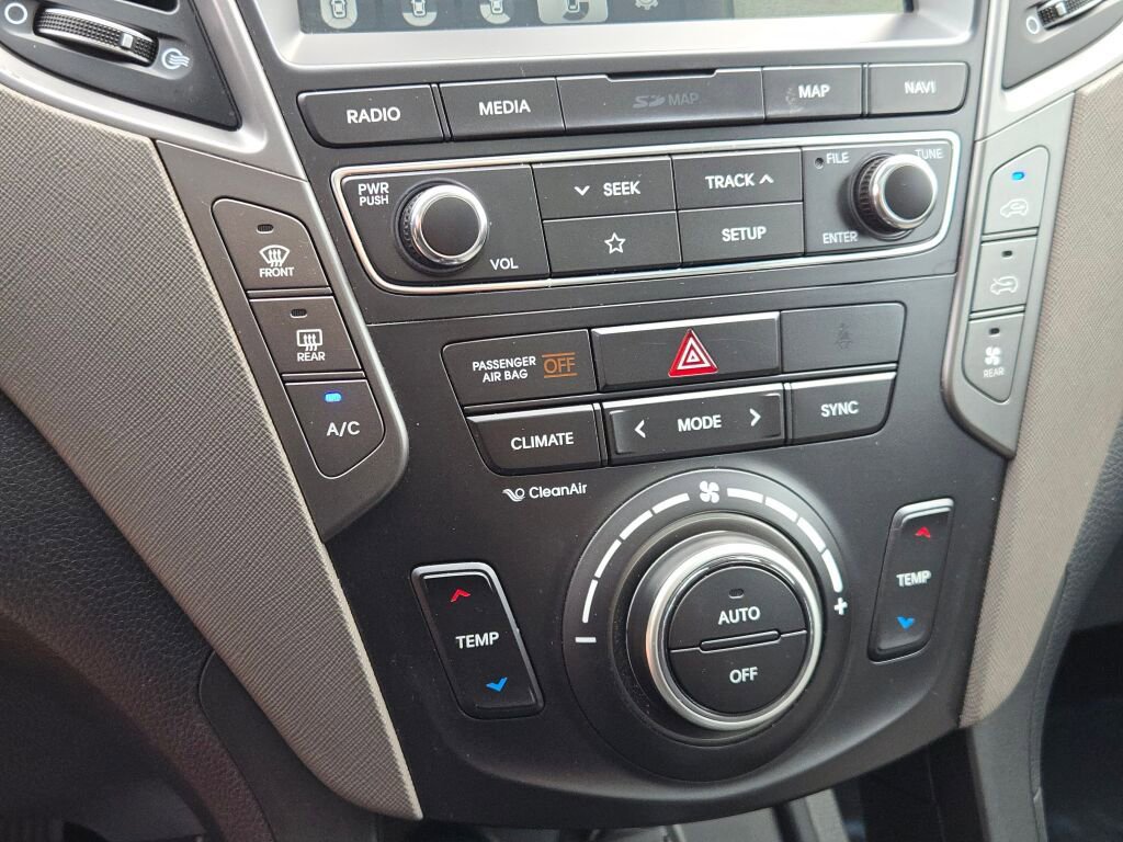 Used 2019 Hyundai Santa Fe XL w/ Cargo Package AWD/4WD image 33