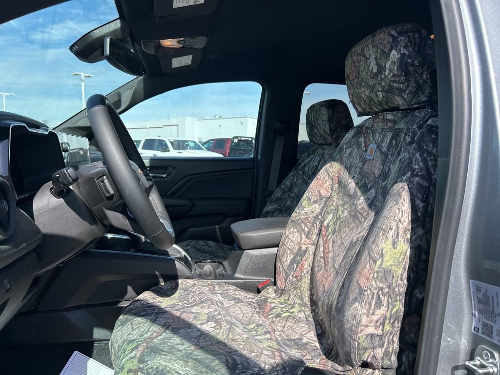 Used 2025 Chevrolet Colorado LT w/ LT Convenience Package image 8