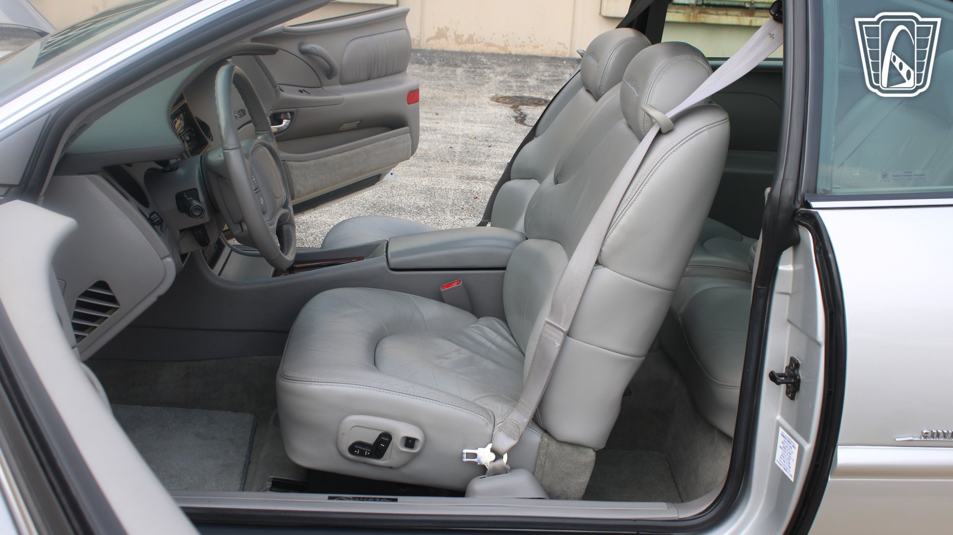 Used 1999 Buick Riviera Supercharged Coupe FWD image 13