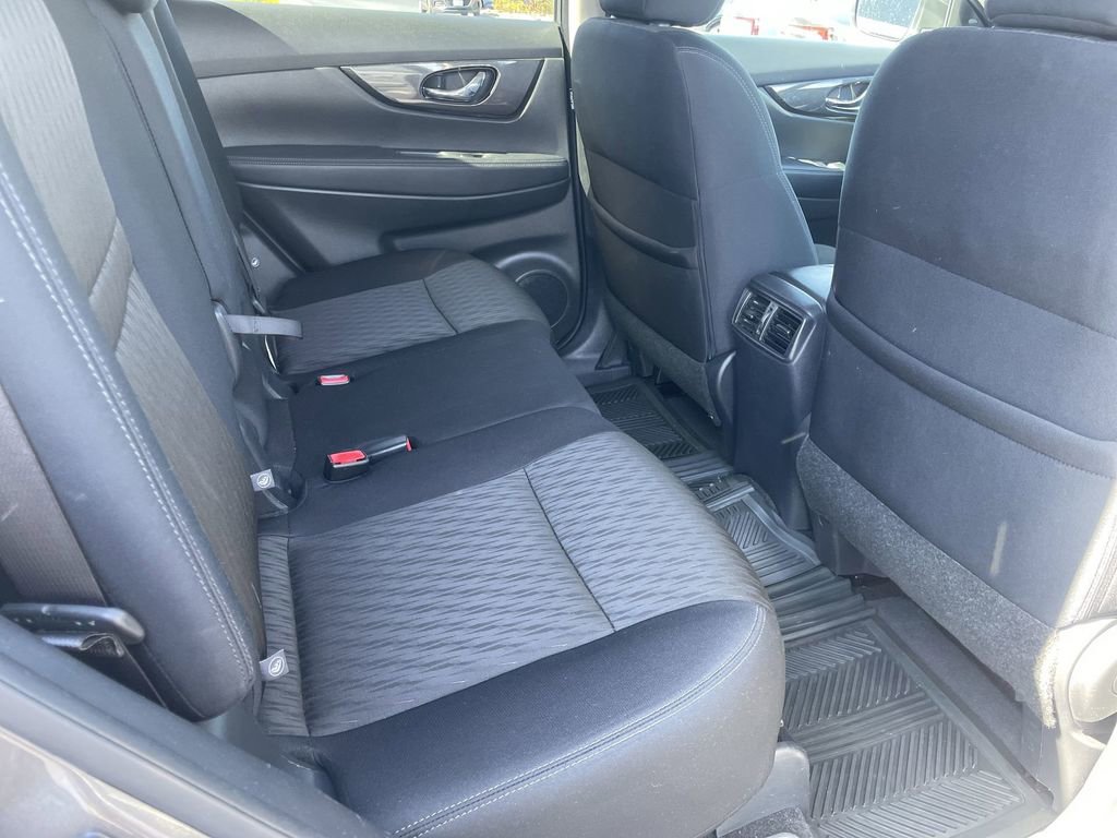 Used 2017 Nissan Rogue SV image 23