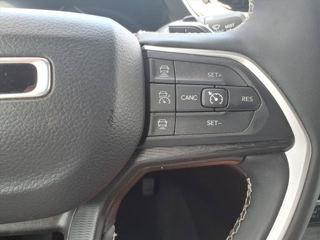 Used 2024 Jeep Grand Cherokee Altitude RWD image 21