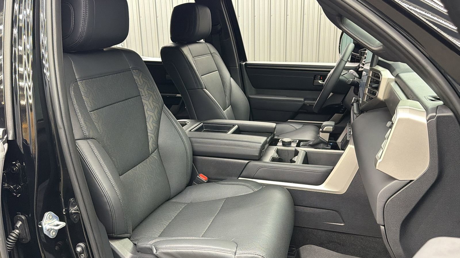 Used 2025 Toyota Tundra Limited image 37