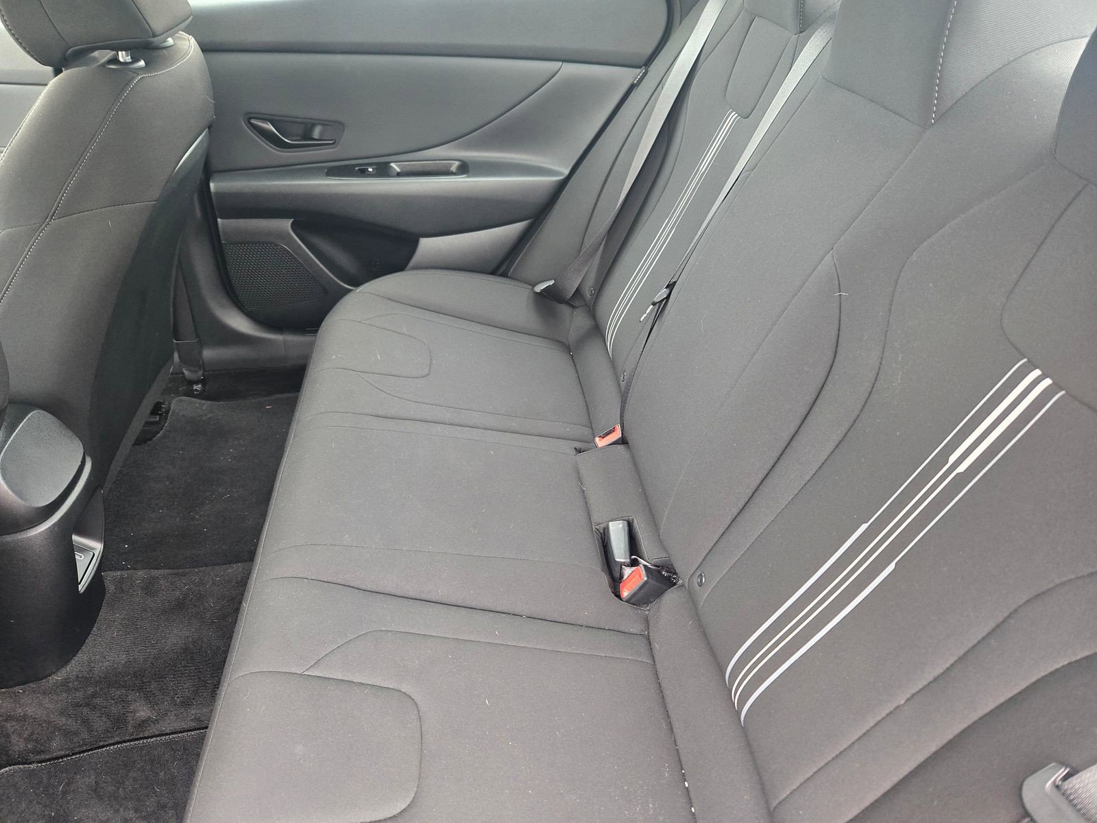 Used 2025 Hyundai Elantra SEL w/ Cargo Package image 11