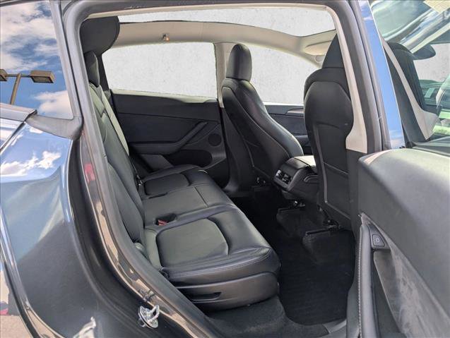 Used 2024 Tesla Model Y Long Range AWD/4WD image 19
