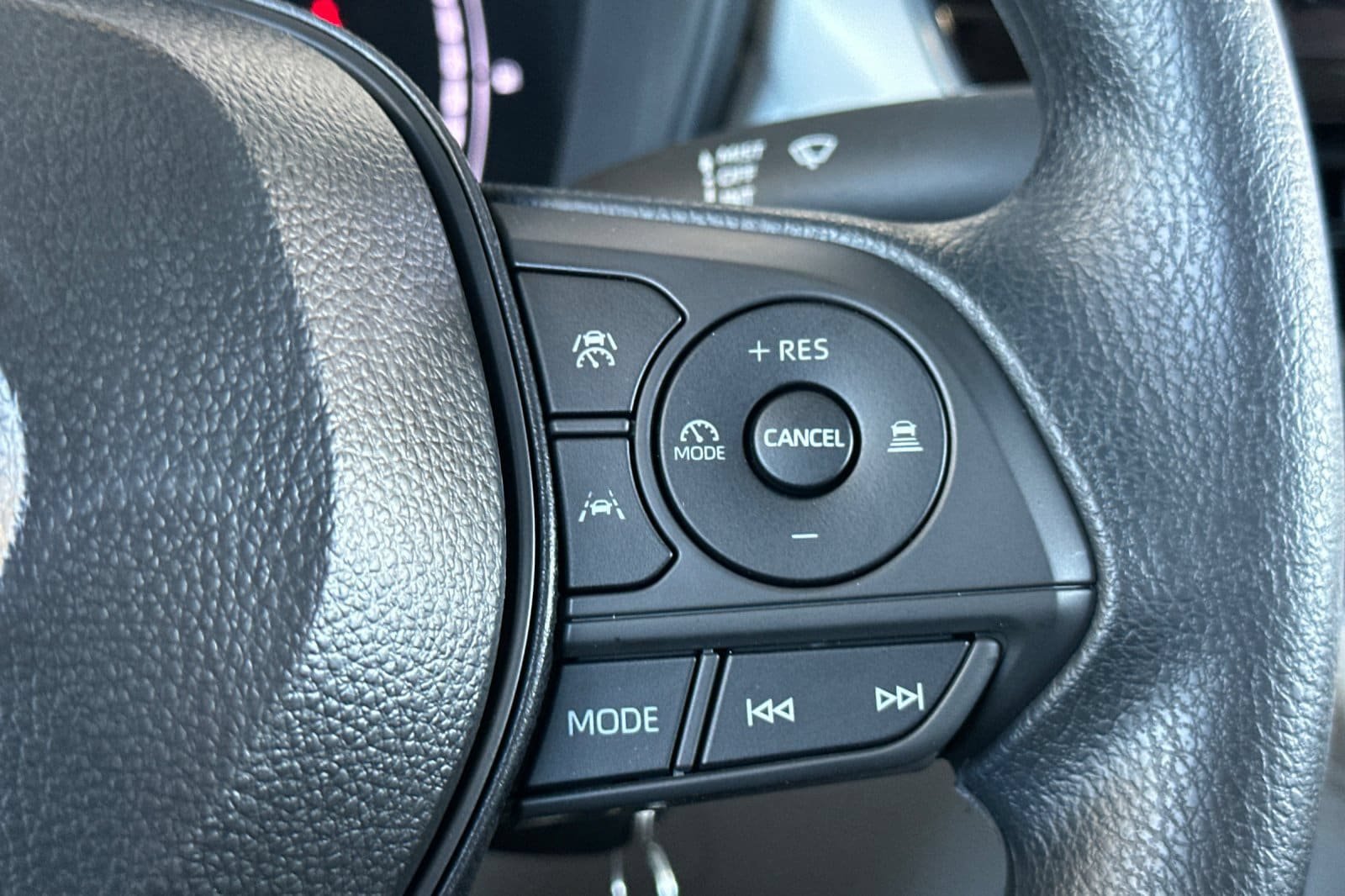 New 2026 Toyota Corolla Cross L FWD image 27