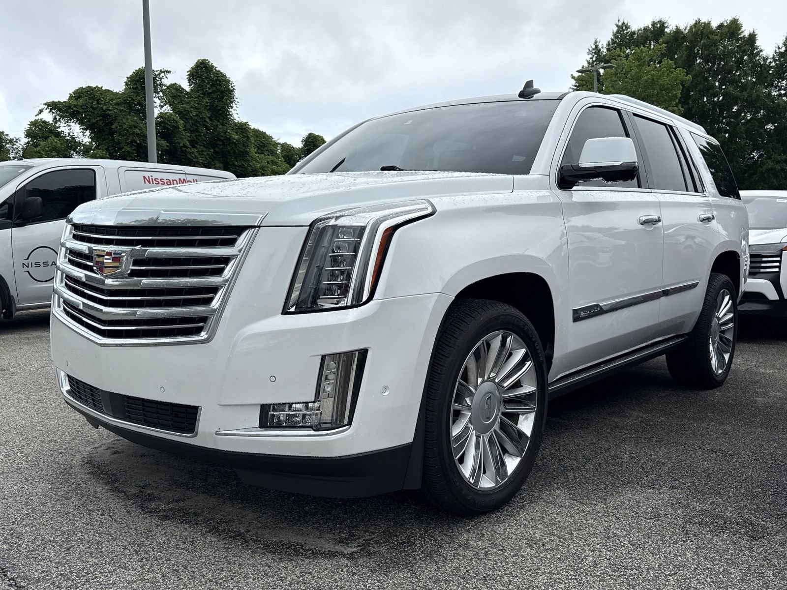 Used 2017 Cadillac Escalade Platinum AWD/4WD image 1