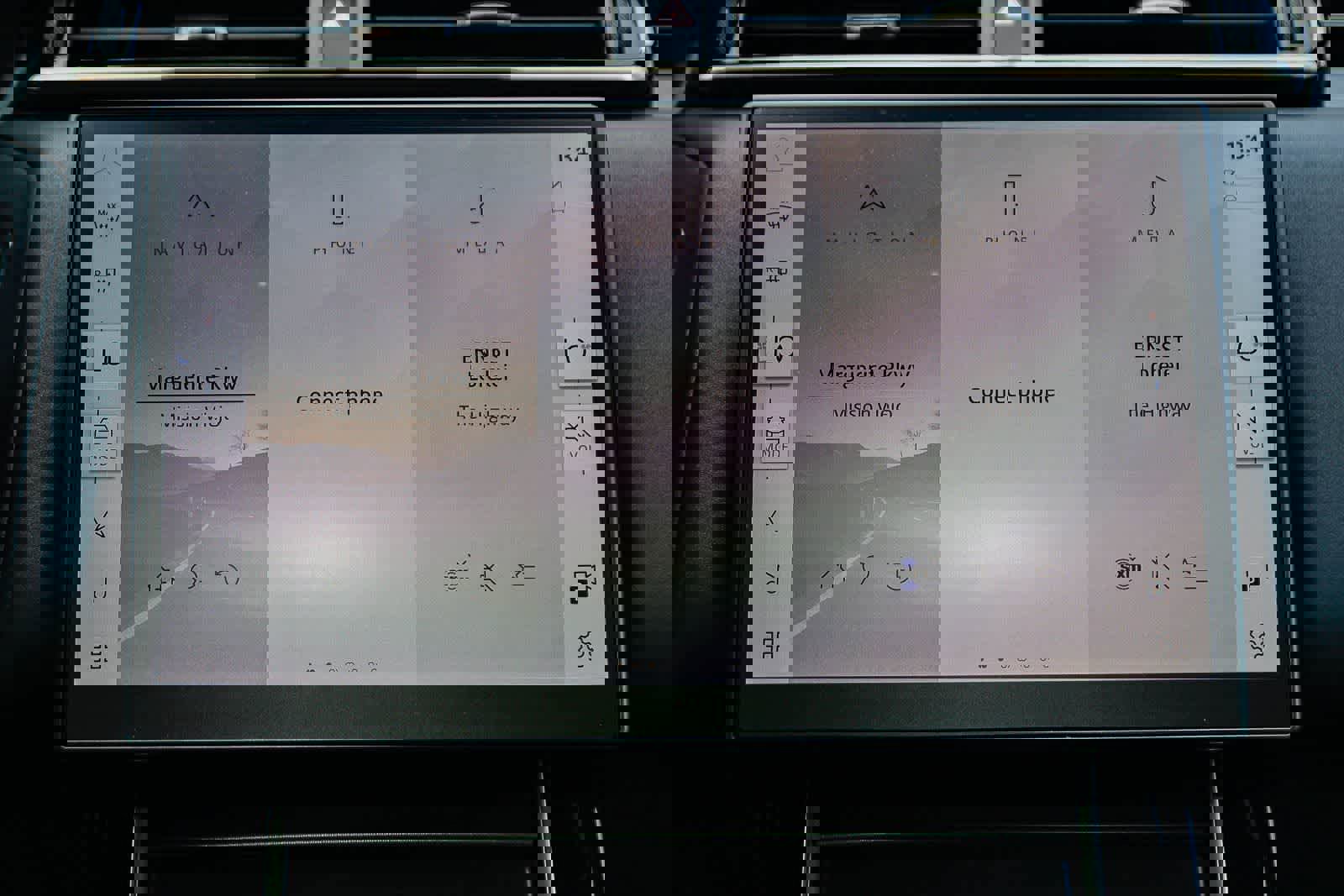New 2026 Land Rover Range Rover Velar Dynamic SE image 14