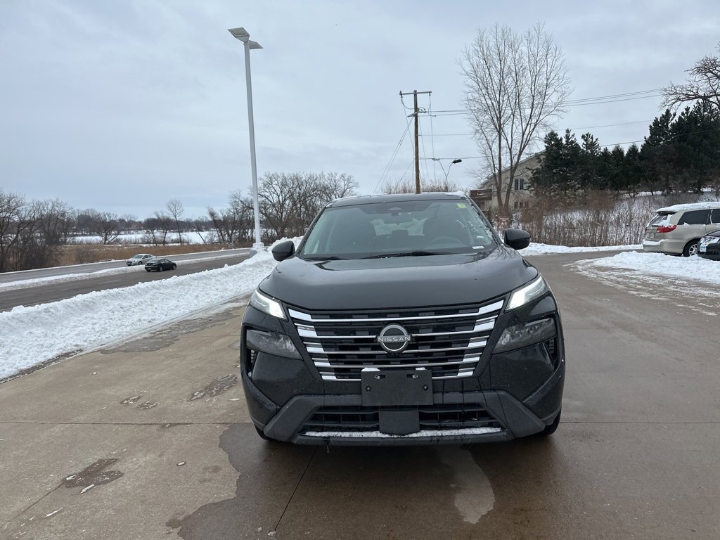 Used 2024 Nissan Rogue SV image 5