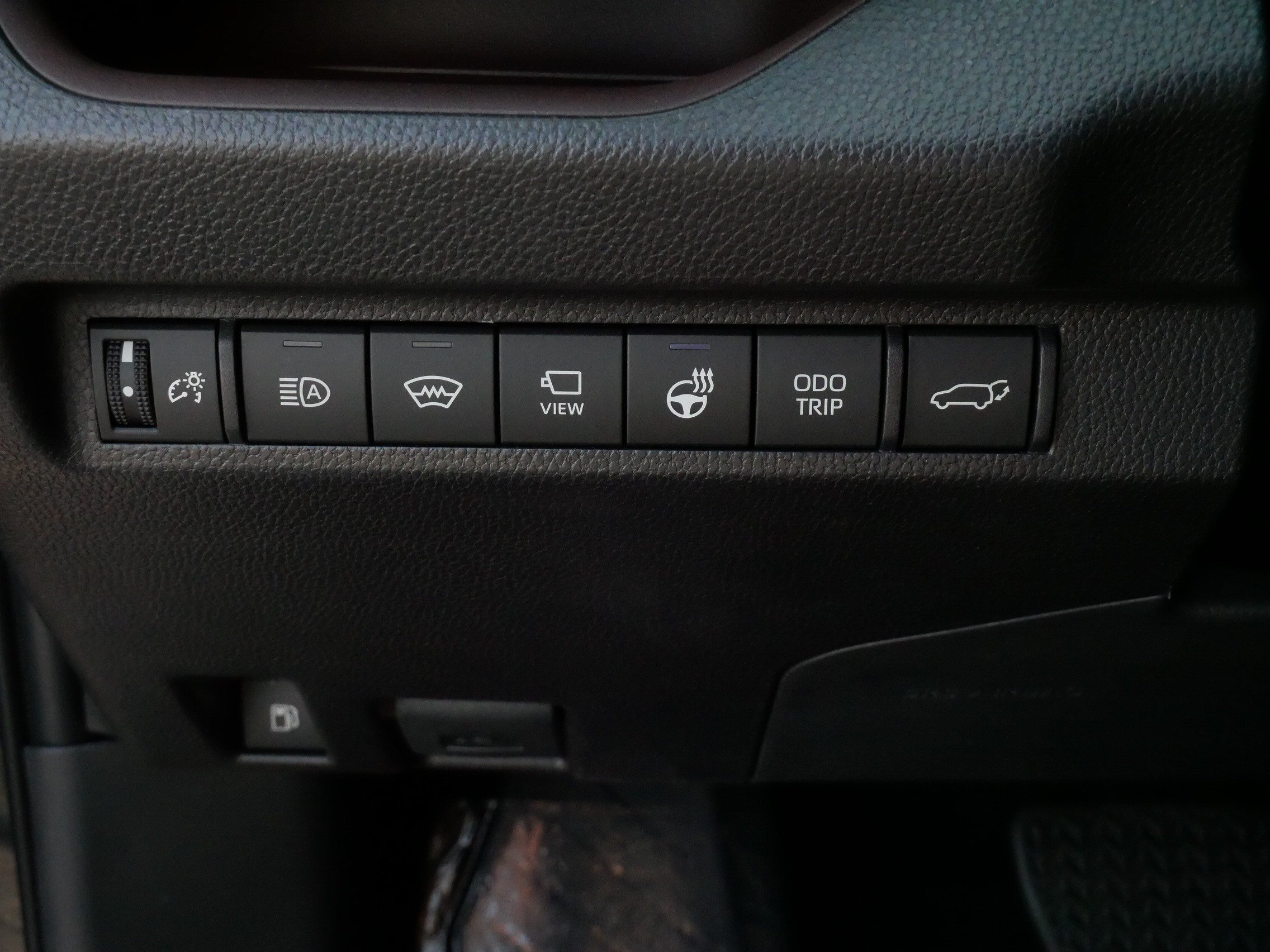 Certified 2025 Toyota RAV4 Limited w/ Advanced Technology Package AWD/4WD image 27
