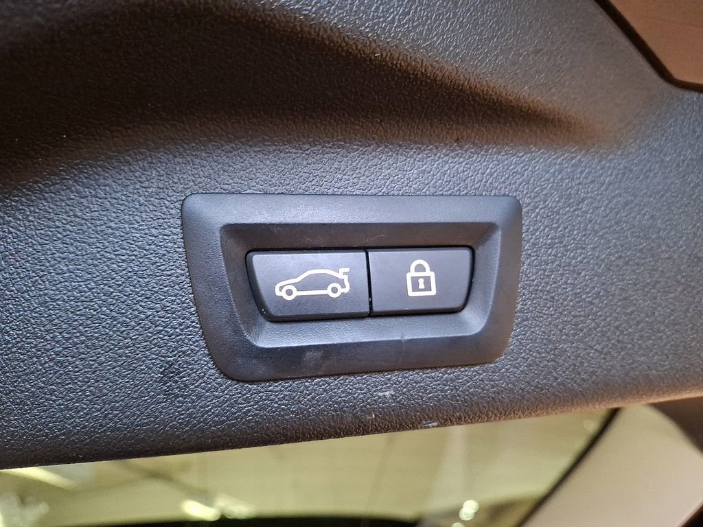 Certified 2022 BMW X7 xDrive40i w/ Premium Package image 28