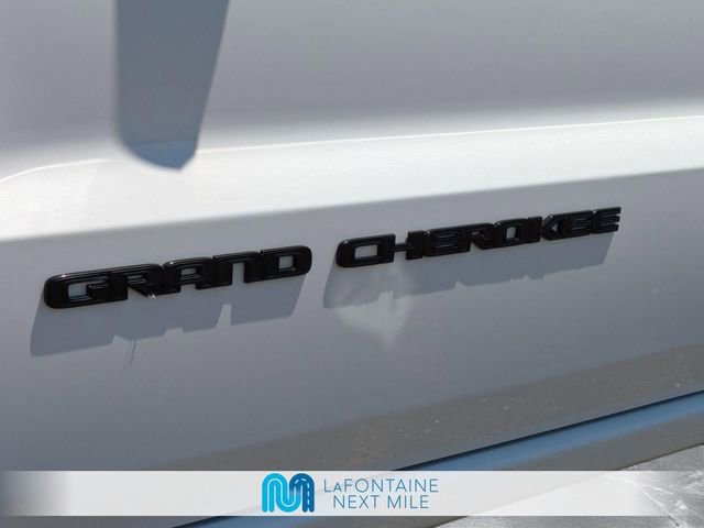 Used 2021 Jeep Grand Cherokee Altitude AWD/4WD image 10