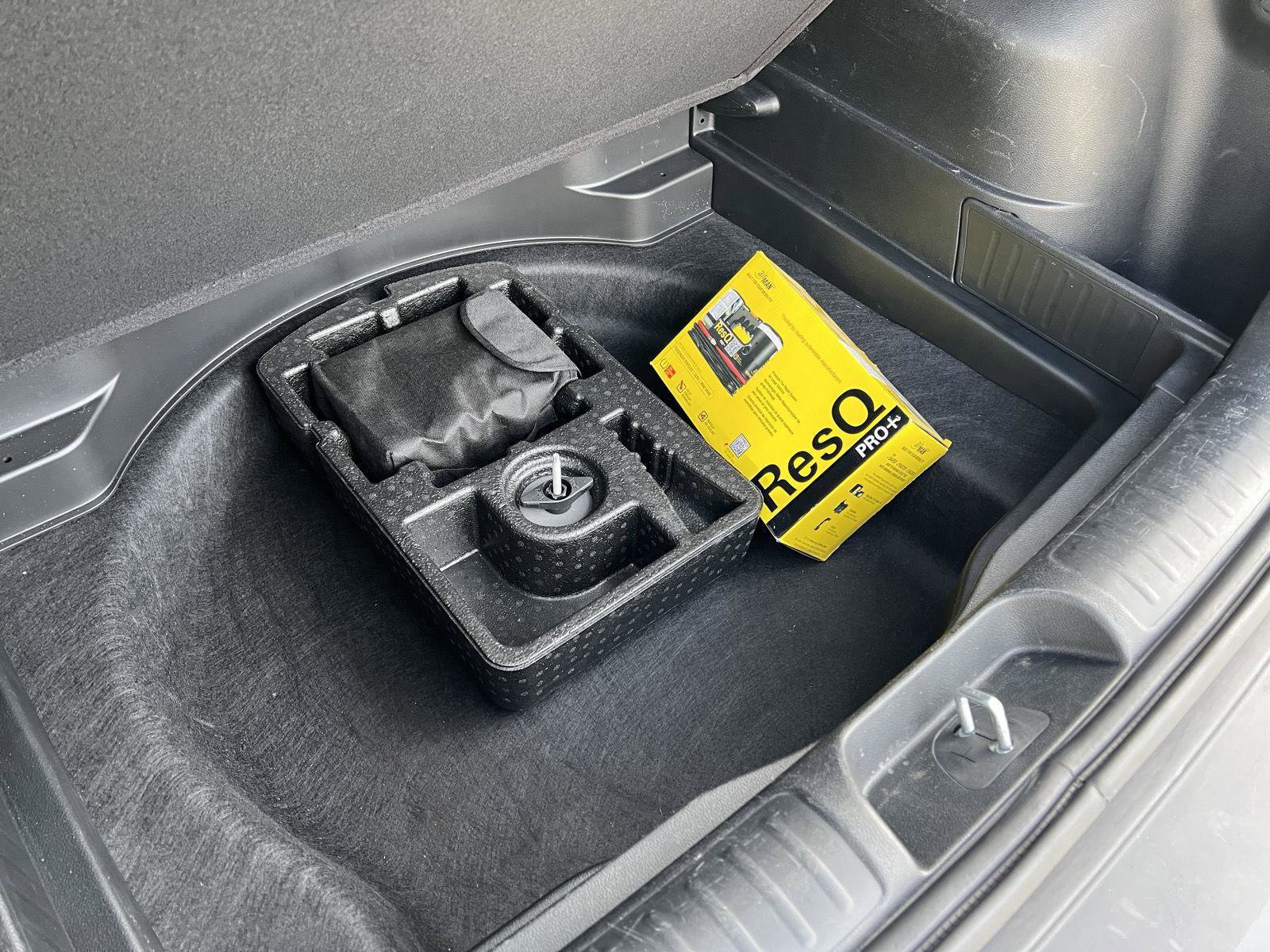 Used 2023 Jeep Cherokee Altitude Lux image 39