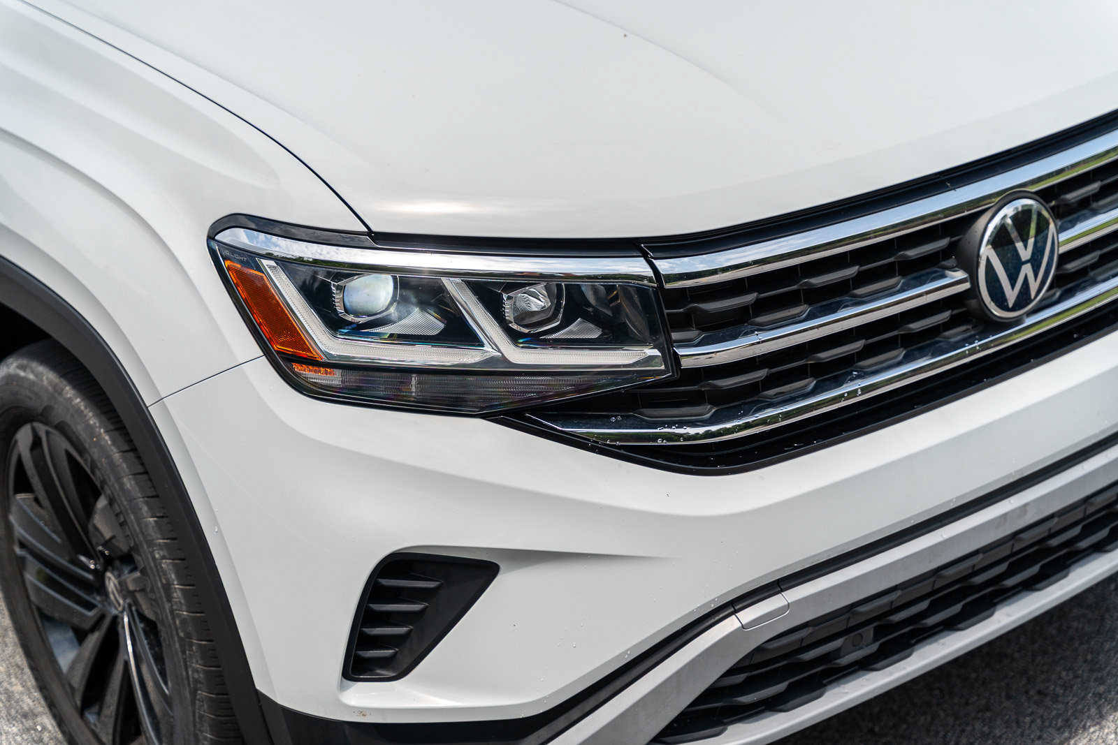 Used 2023 Volkswagen Atlas Cross Sport SE w/ Black Wheel Package FWD image 9