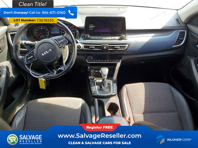 Used 2023 Kia Seltos S w/ Navigation Package FWD image 11