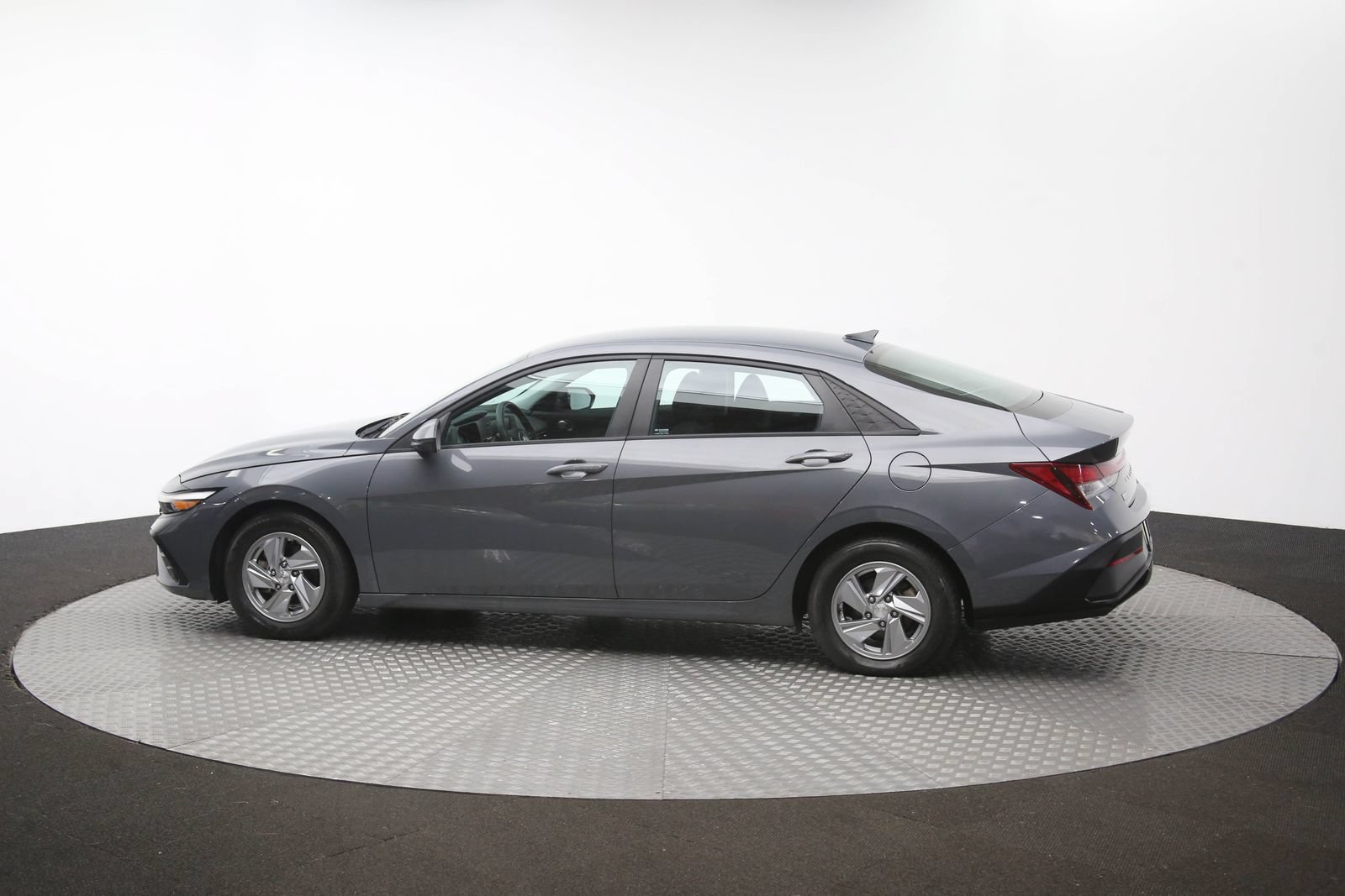 Used 2024 Hyundai Elantra SE FWD image 59