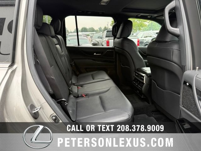 Used 2023 Lexus LX 600 4WD w/ Interior Upgrade Package image 21