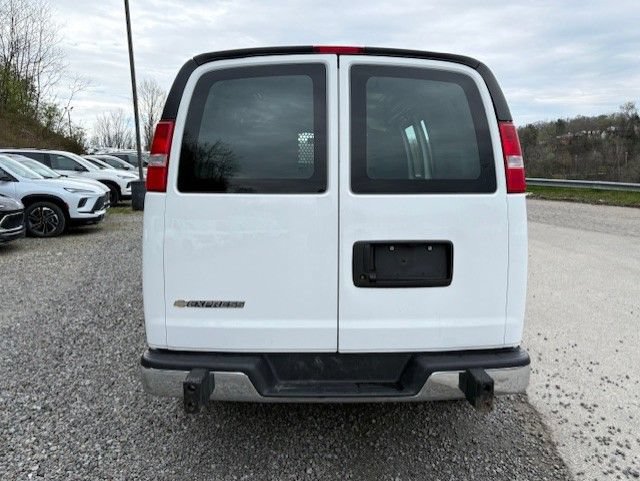 Used 2025 Chevrolet Express 2500 w/ Driver Convenience Package RWD image 4