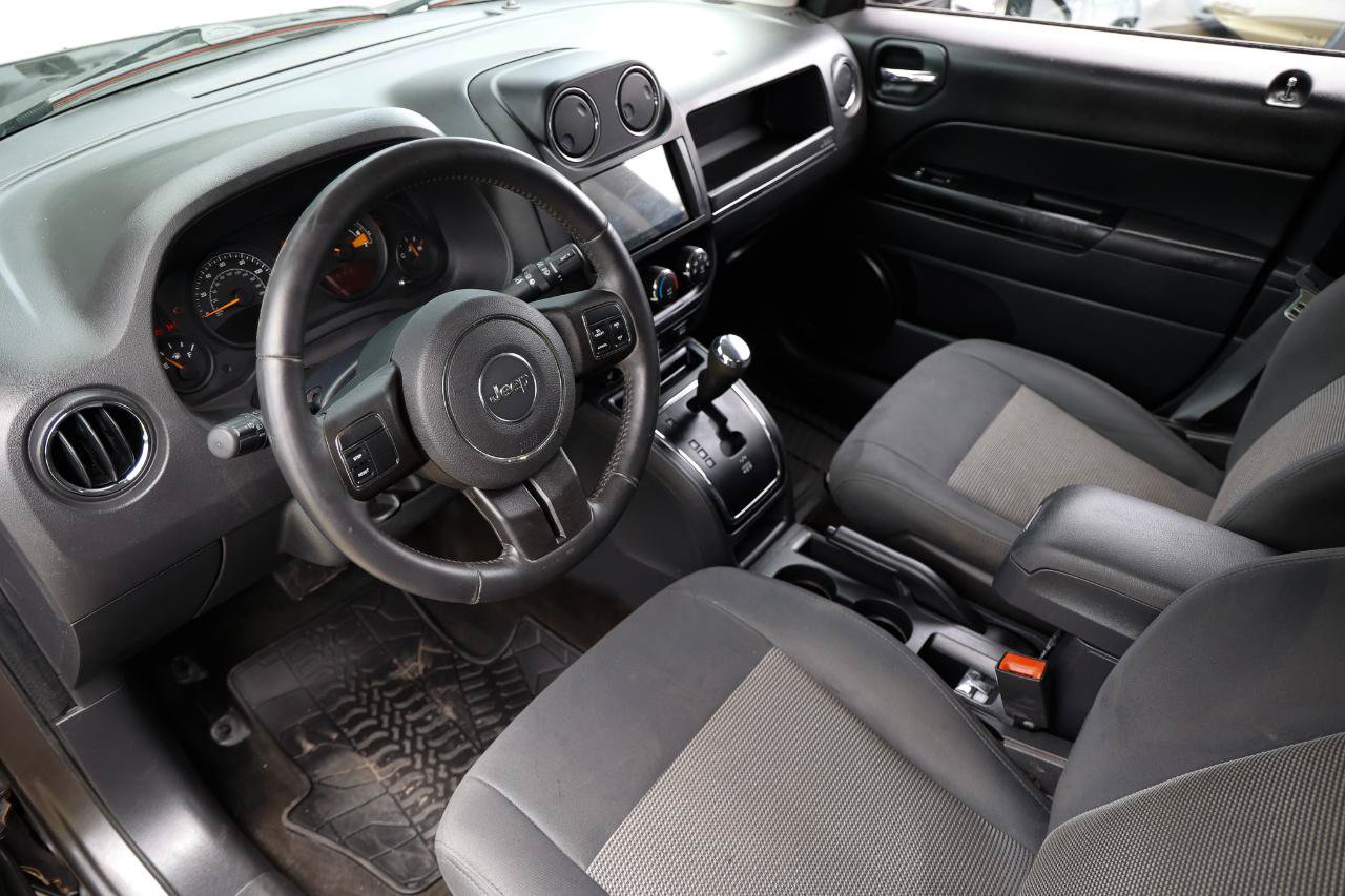 Used 2016 Jeep Patriot Latitude AWD/4WD image 4