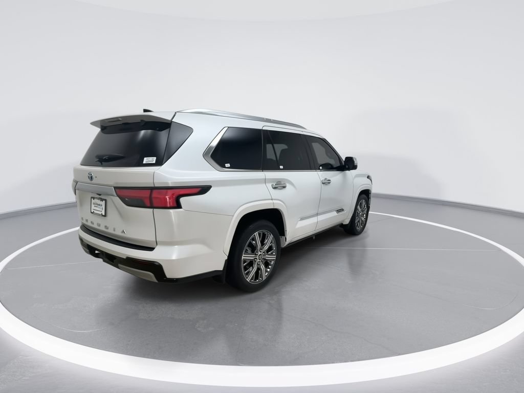 Used 2023 Toyota Sequoia Capstone AWD/4WD image 9