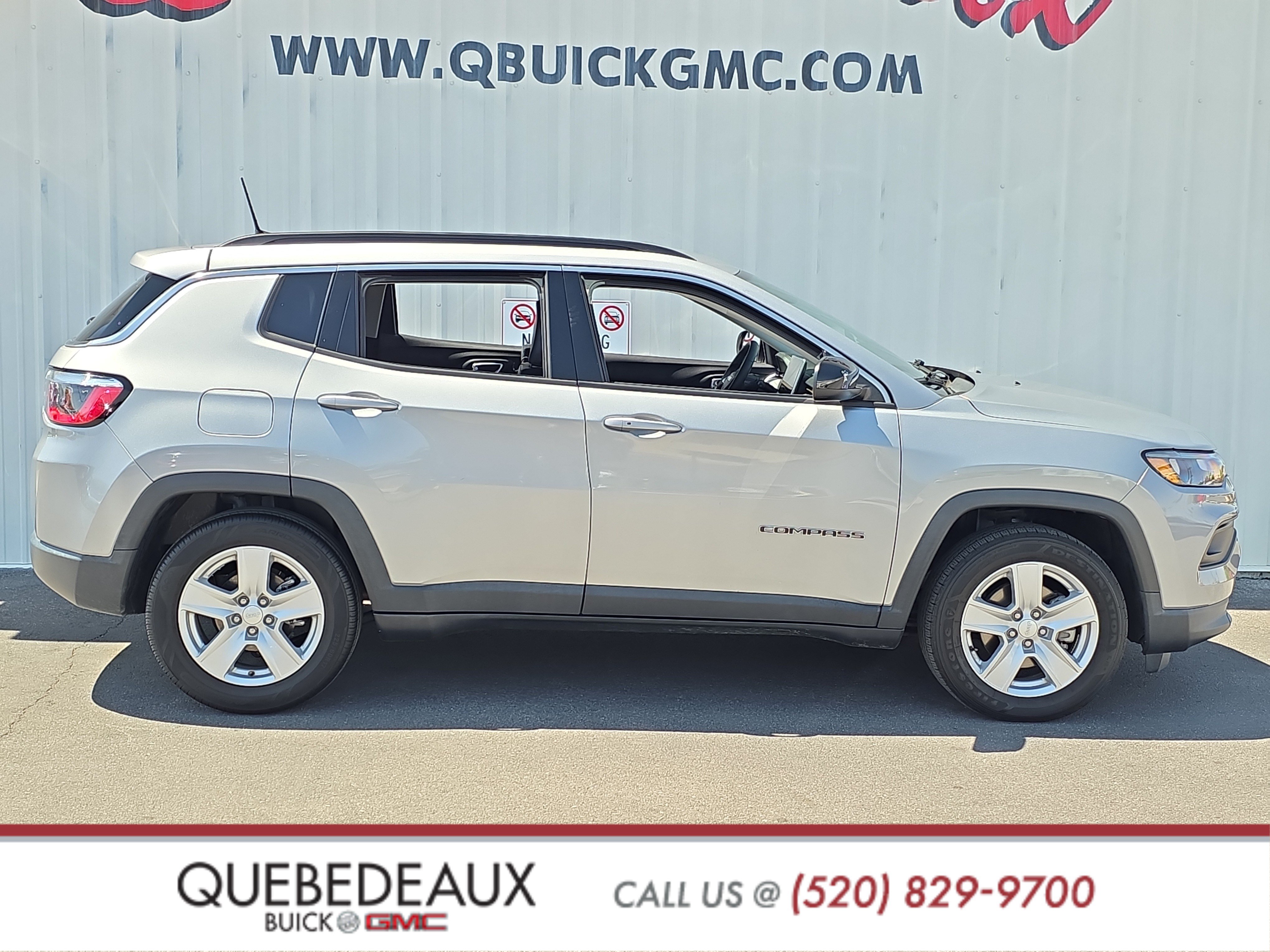 Used 2022 Jeep Compass Latitude FWD image 8