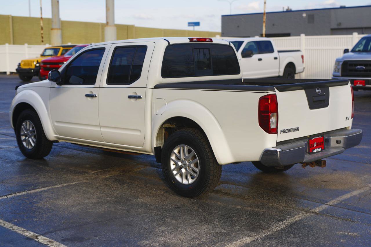 Used 2016 Nissan Frontier SV image 16