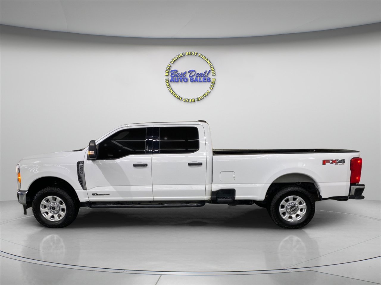 Used 2023 Ford F250 XLT w/ FX4 Off-Road Package image 4
