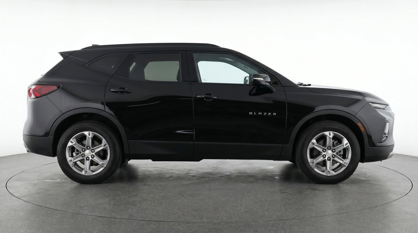 Used 2025 Chevrolet Blazer LT FWD image 11