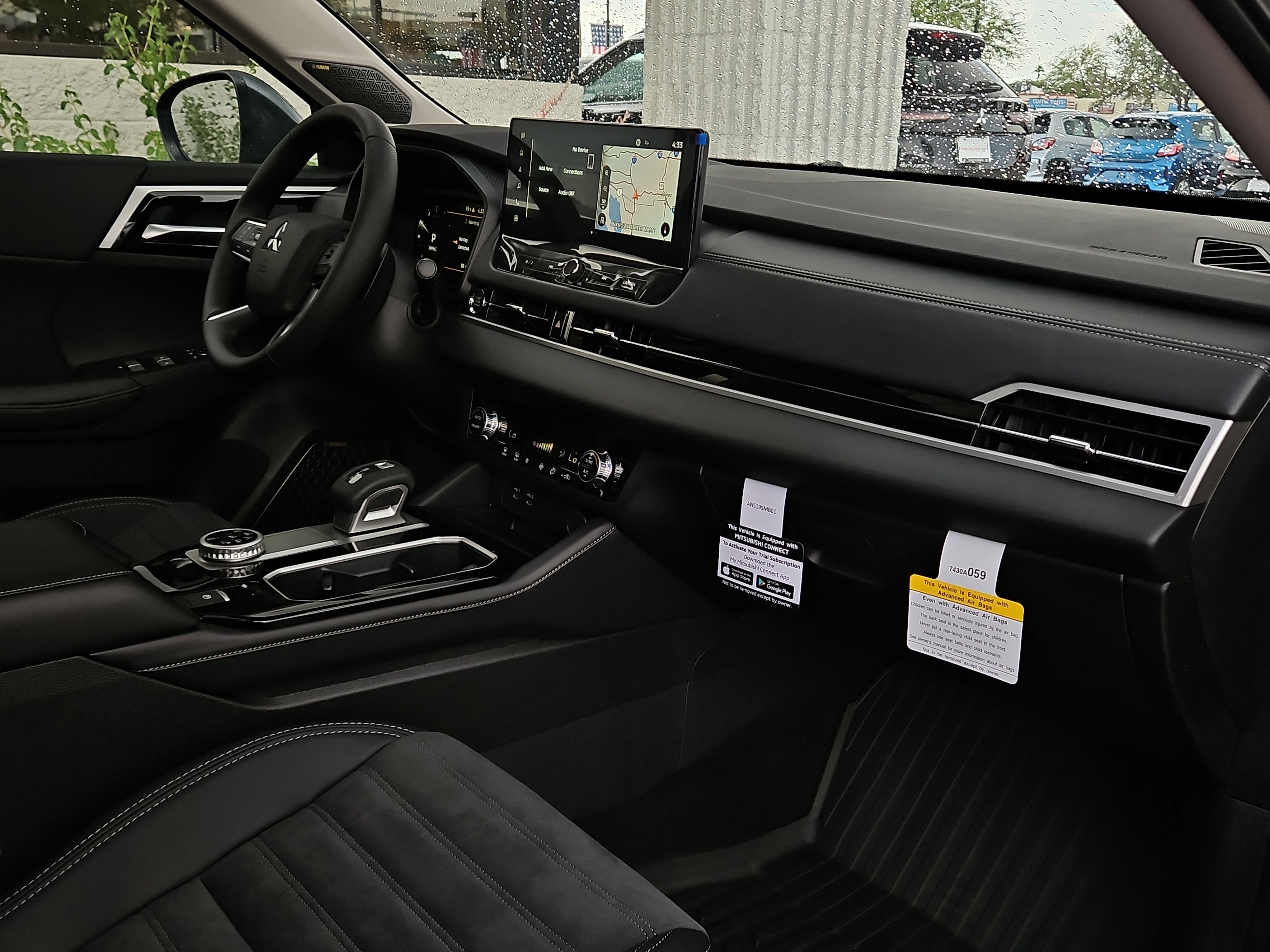 New 2025 Mitsubishi Outlander SE image 25