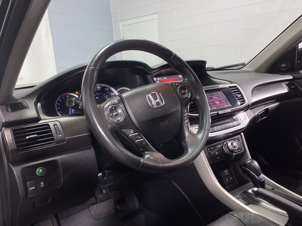 Used 2015 Honda Accord Touring image 16