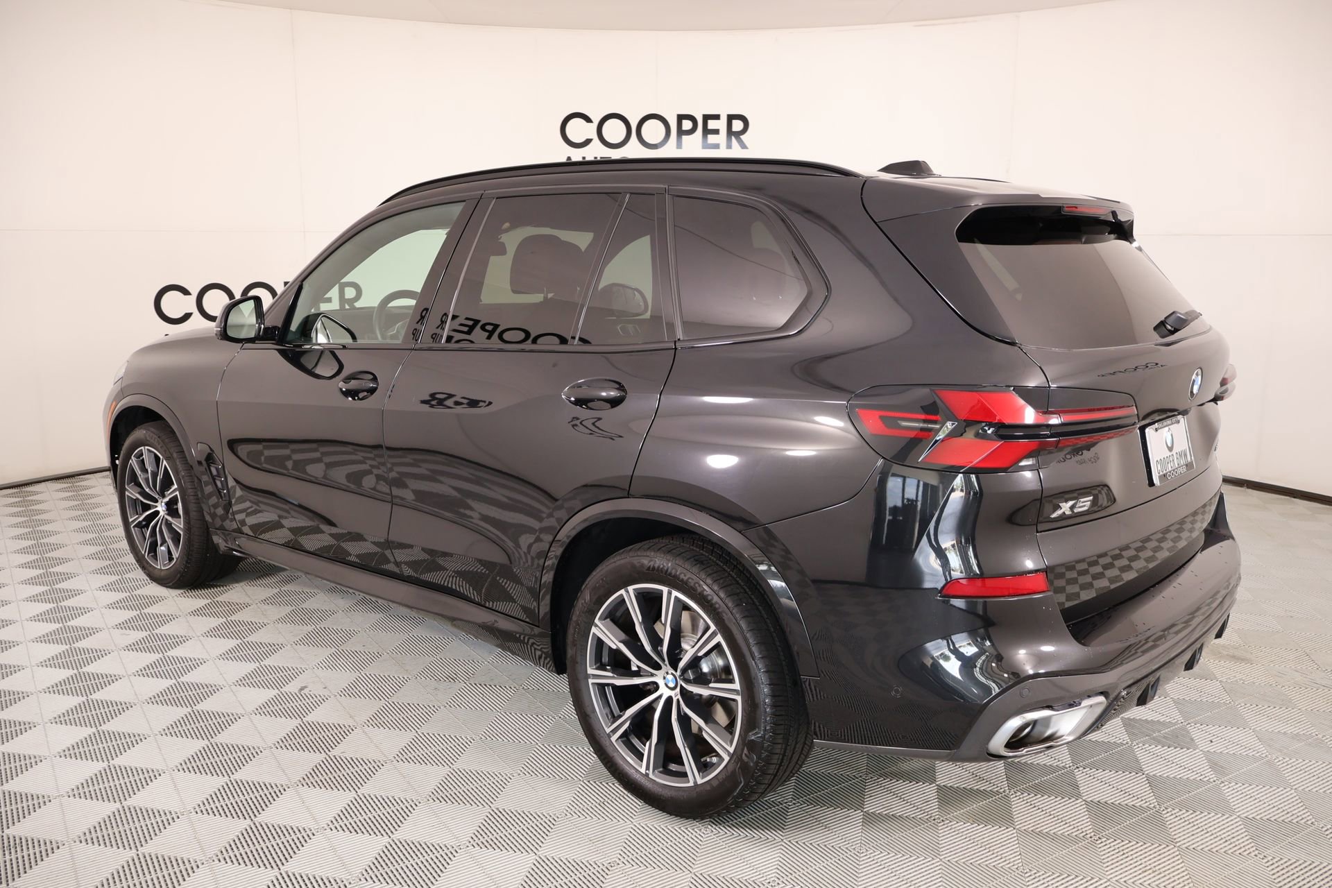 Used 2026 BMW X5 xDrive40i w/ M Sport Package AWD/4WD image 24