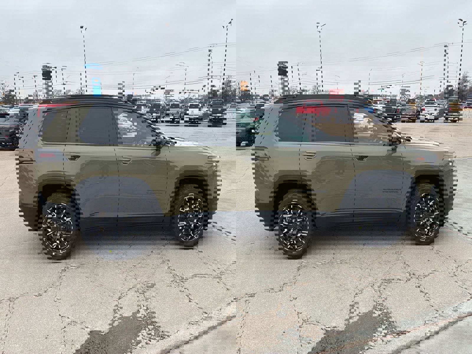 New 2026 Jeep Cherokee Overland w/ Advanced Pro Tech Group AWD/4WD image 8