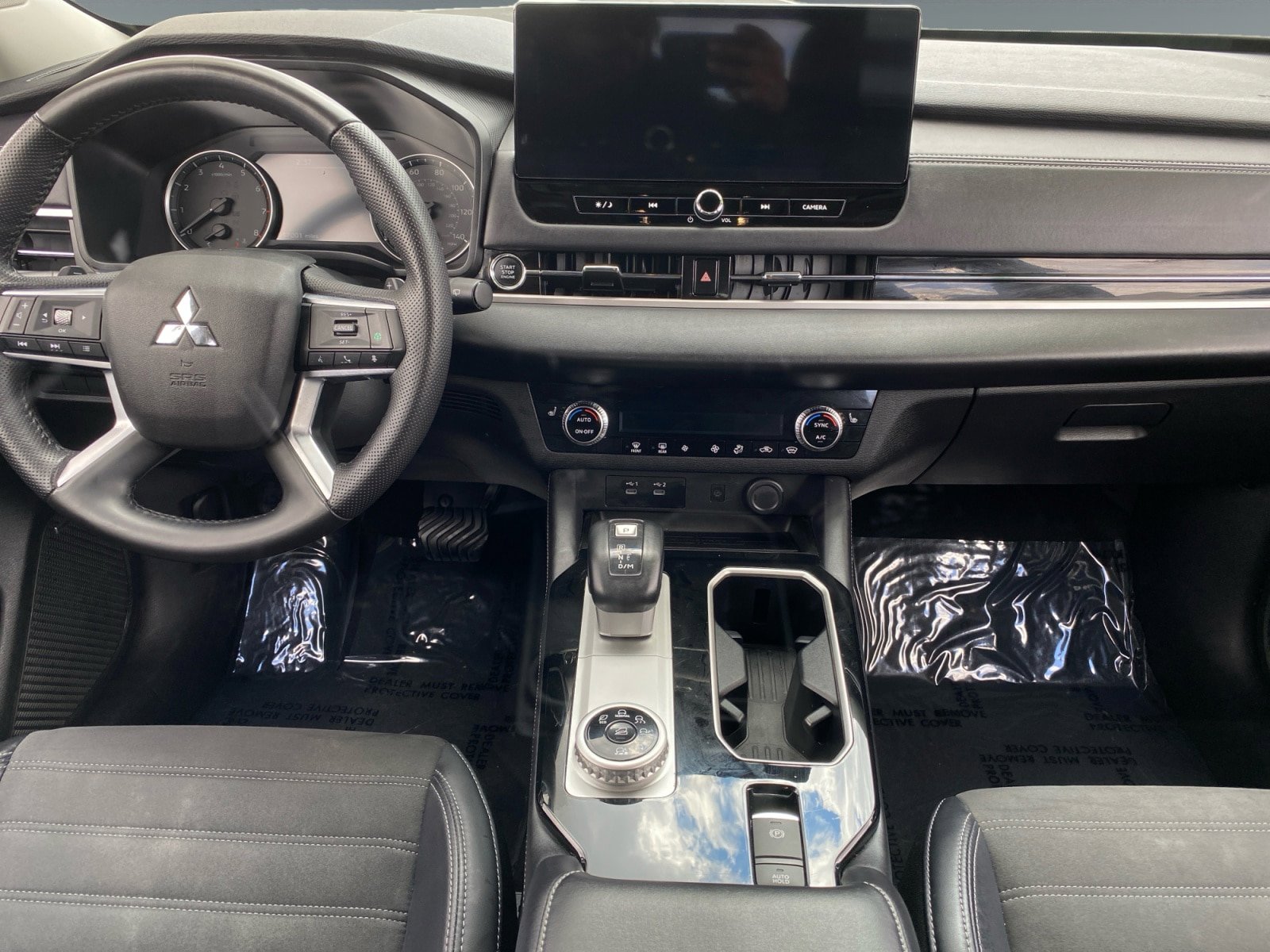 Used 2025 Mitsubishi Outlander AWD image 11