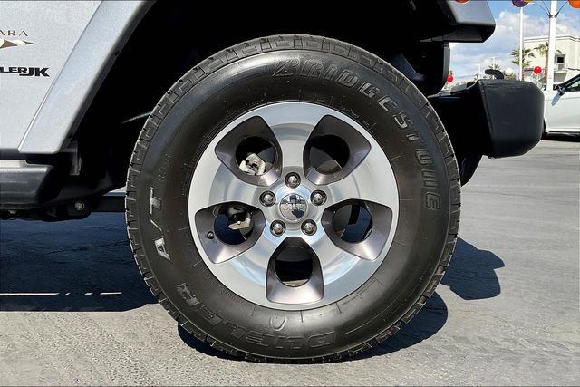 Used 2018 Jeep Wrangler Sahara w/ Connectivity Group image 7