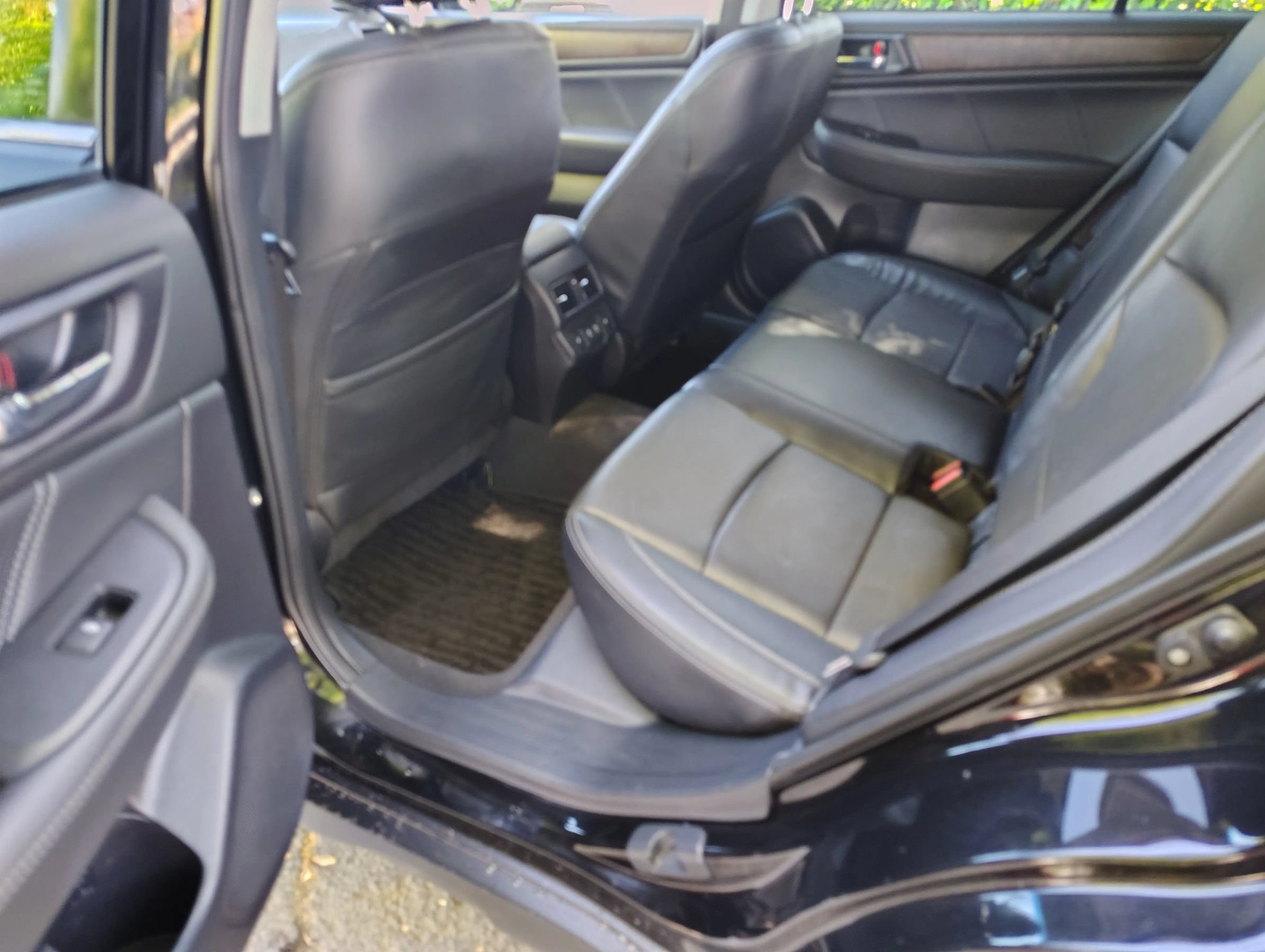 Used 2019 Subaru Outback 3.6R Limited w/ Popular Package #2 AWD/4WD image 11