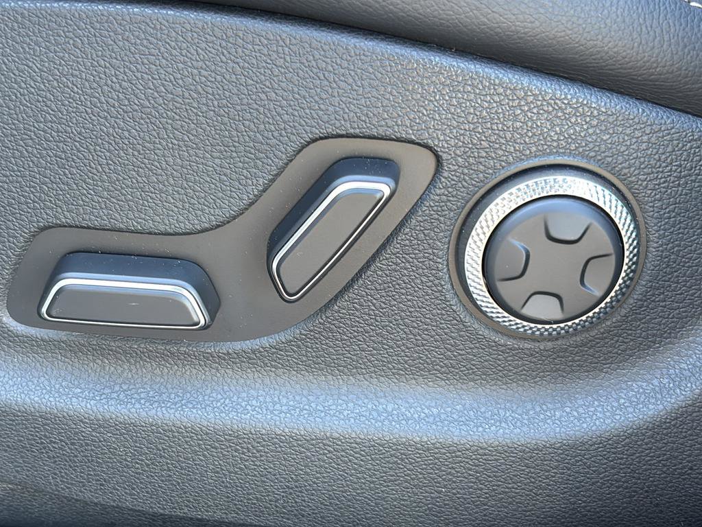 Certified 2026 Genesis GV70 2.5T image 15