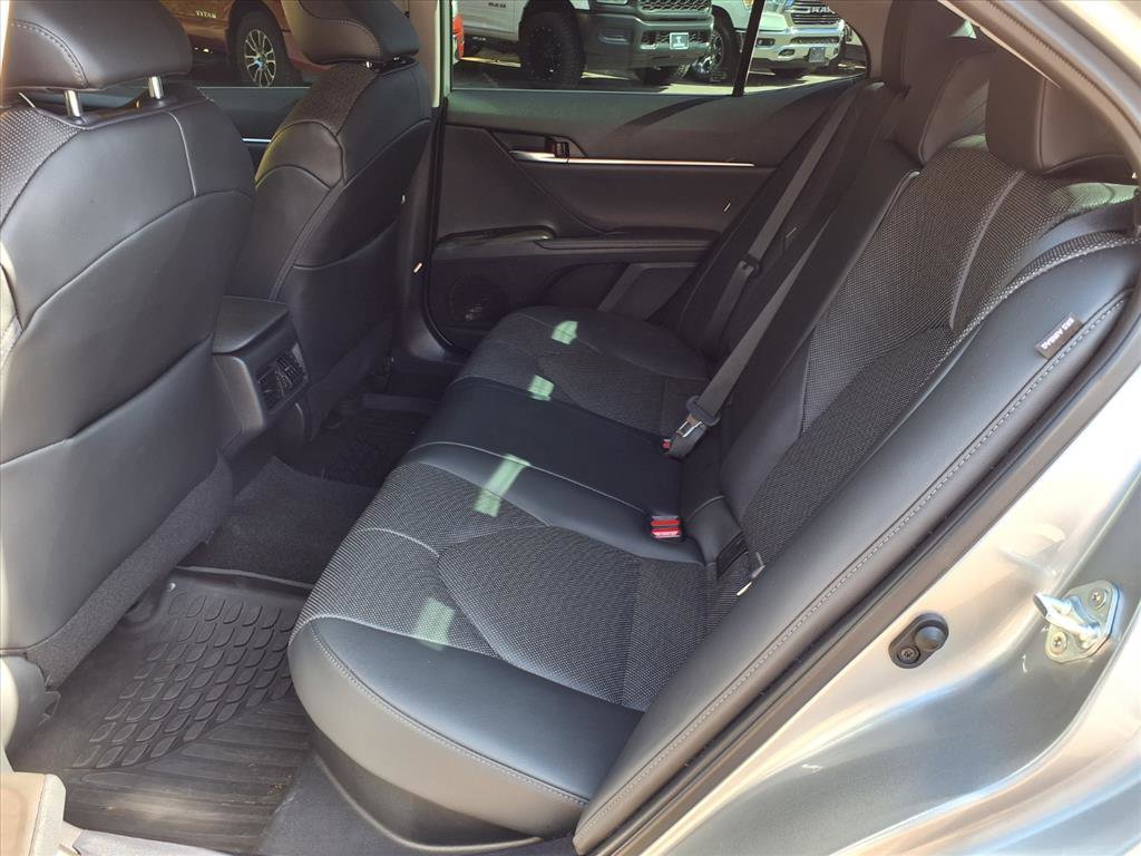 Used 2022 Toyota Camry XLE image 10