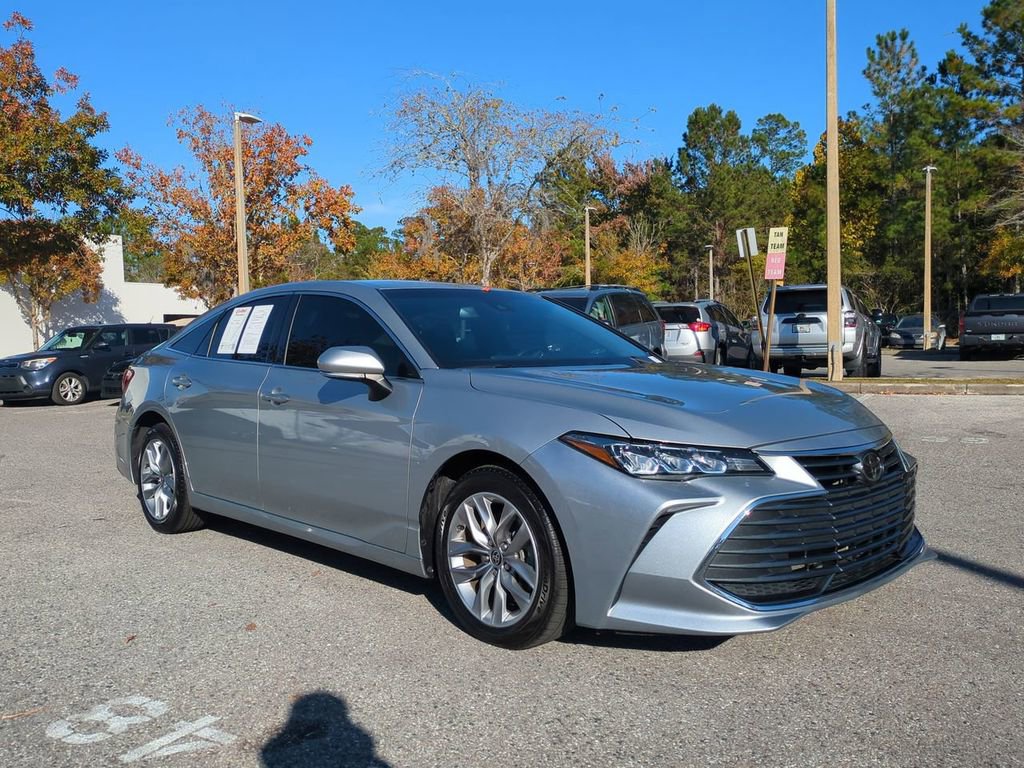 Certified 2022 Toyota Avalon XLE image 3