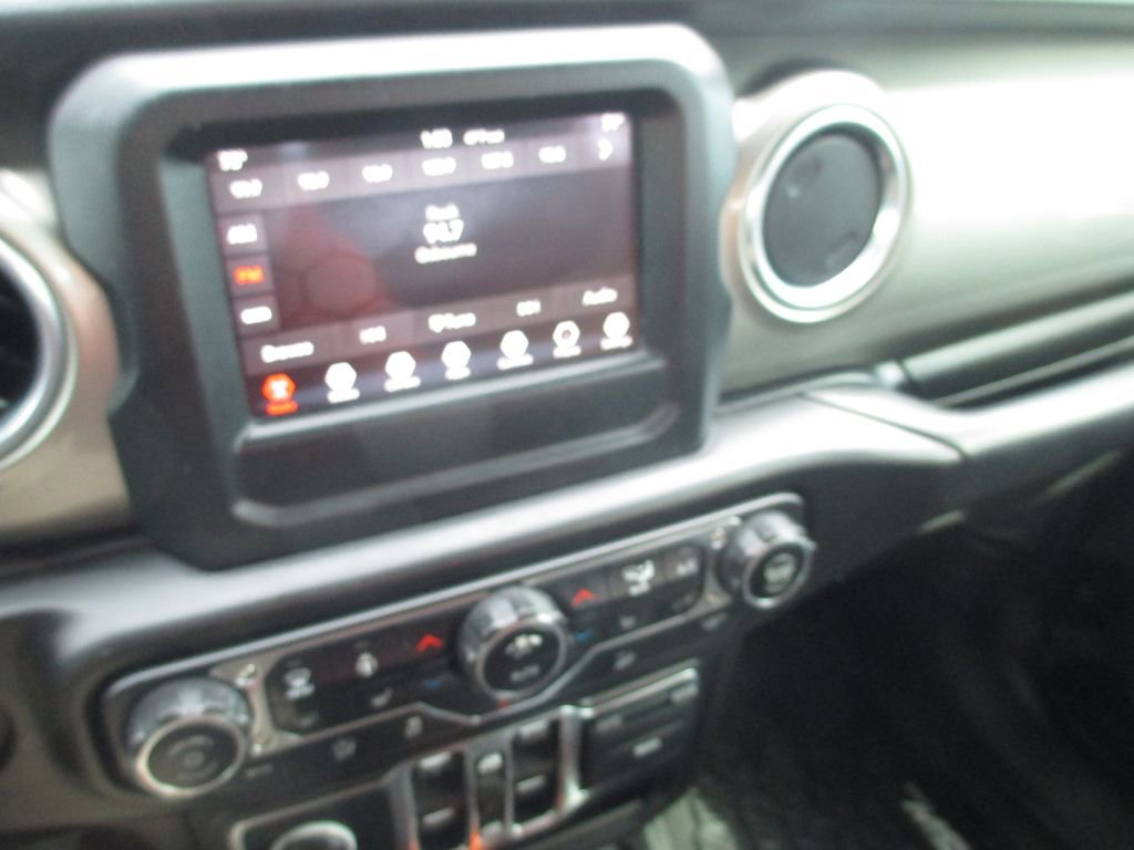 Used 2018 Jeep Wrangler Unlimited Sahara w/ Cold Weather Group image 23